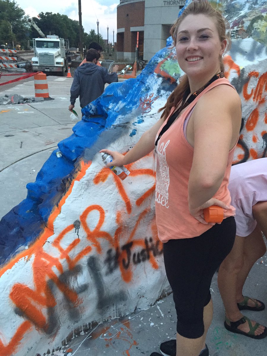 gio_miller16's tweet photo. #vandalism at its finest!! #UTK #Ignite2016 #igniteserves https://t.co/aZMQQCT3IX