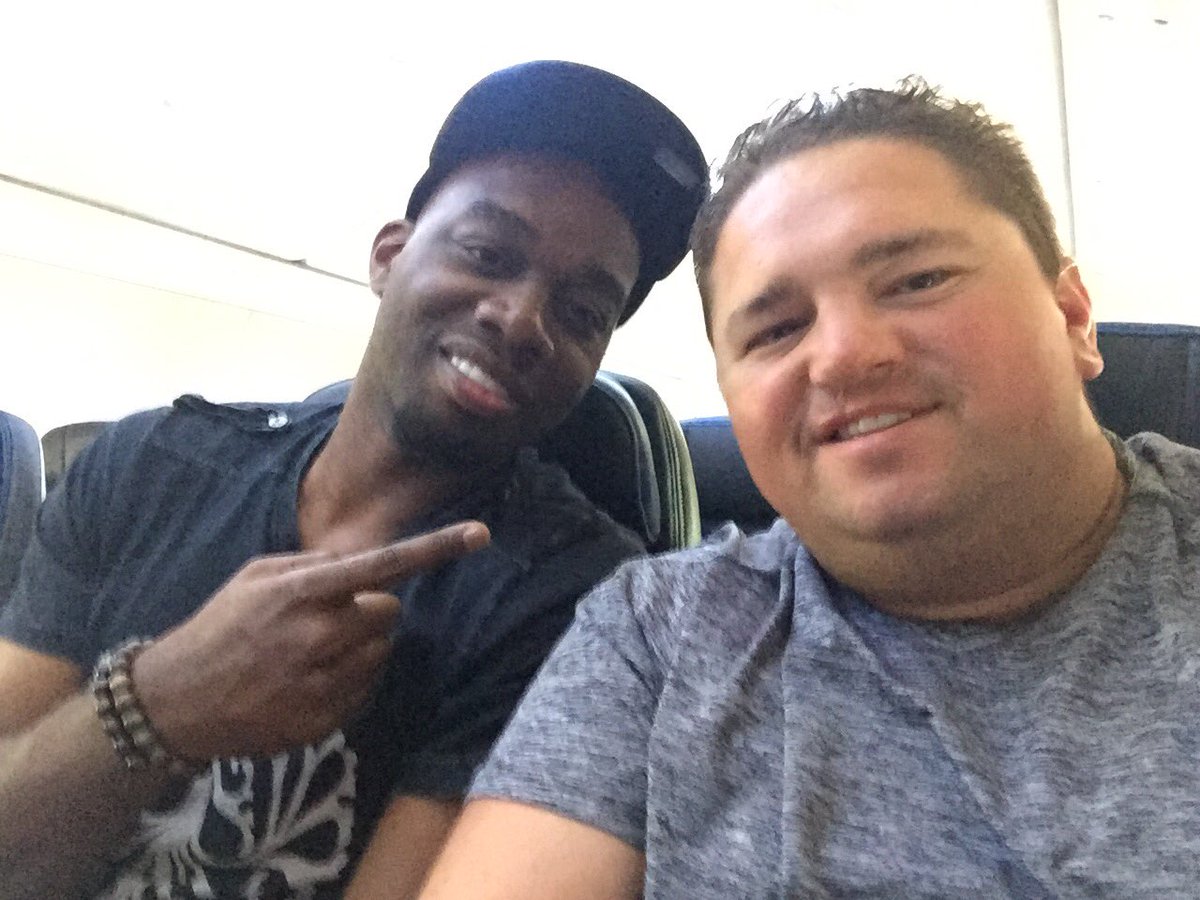 RealSkippy's tweet photo. Thank you for the pic @CarlLandry ...it was a pleasure talking with you my friend. https://t.co/3VyZwM32Td