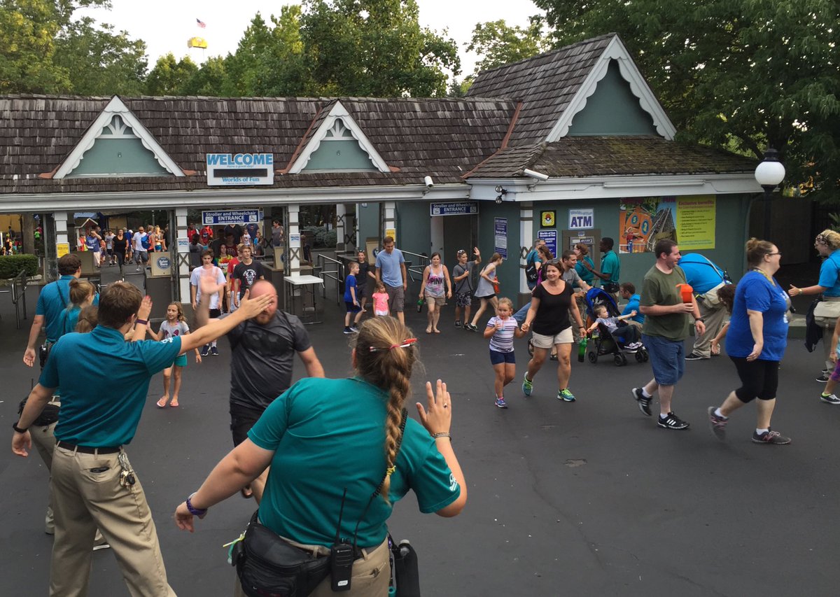 parkoneteam's tweet photo. Thanks to all our guests who visited today! We made it the #WOFbestday! #farewellsquad https://t.co/hHTVCMhvUX