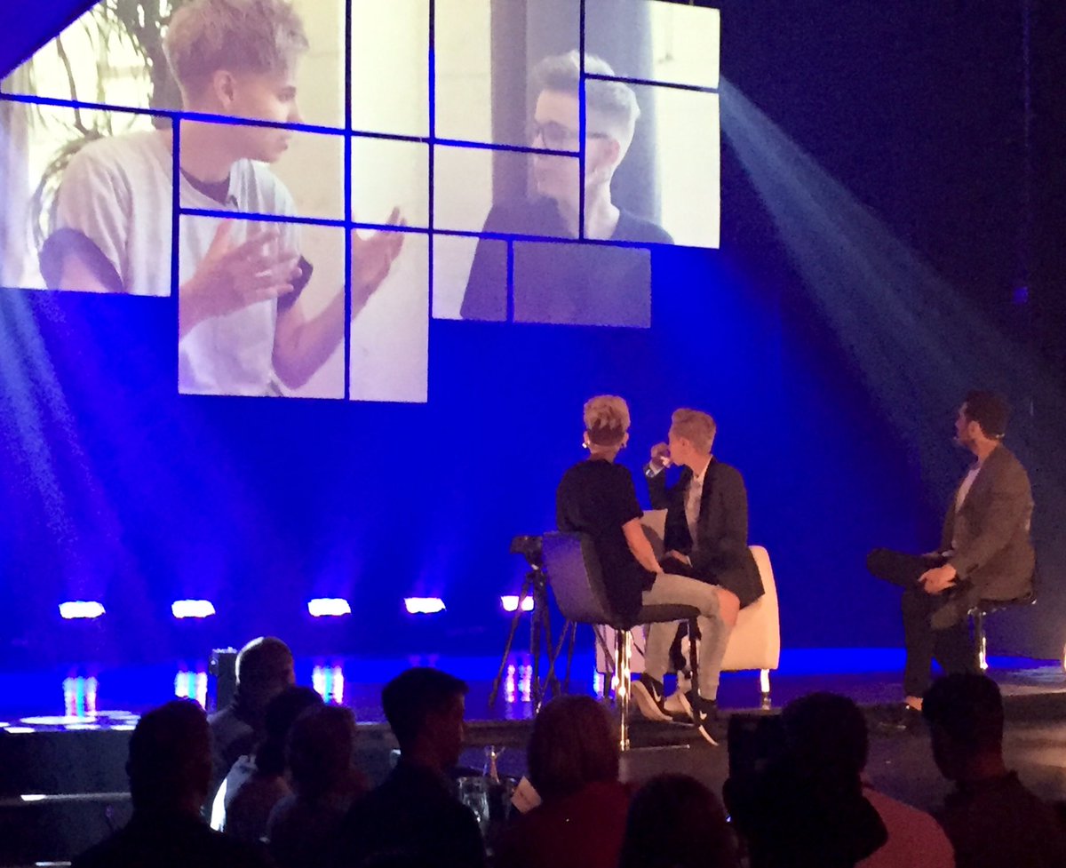 Le whisper challenge entre <a href="/RiouxFrede/">Frede Rioux</a> et son invitée <a href="/RoxBruneau/">Roxane Bruneau</a> à l'expérience #Millenya! #FierteMTL