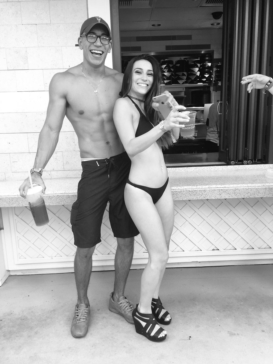 m_valdes18's tweet photo. Best Vegas experience when you showed up #bestfriendandboyfriend https://t.co/VXJiyRCHov