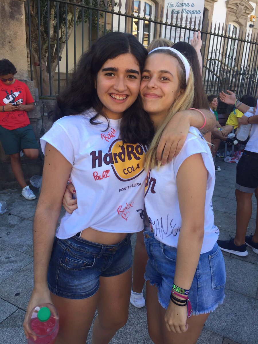 Mariia_091's tweet photo. Este sábado a darlo todooooo!!! #peñas #2k16 #hardron #galiciacalidade 😎💃🏼🍻👯 https://t.co/fc22IIl5cL