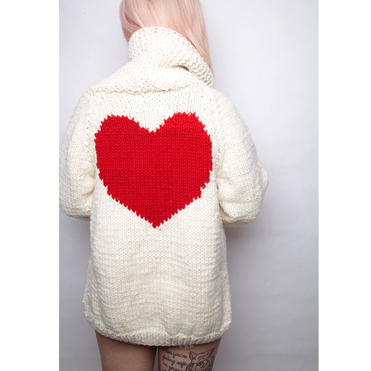 GOGO_Sweaters's tweet photo. The #heart #cardigan #gogosweaters https://t.co/egutnsPeoW