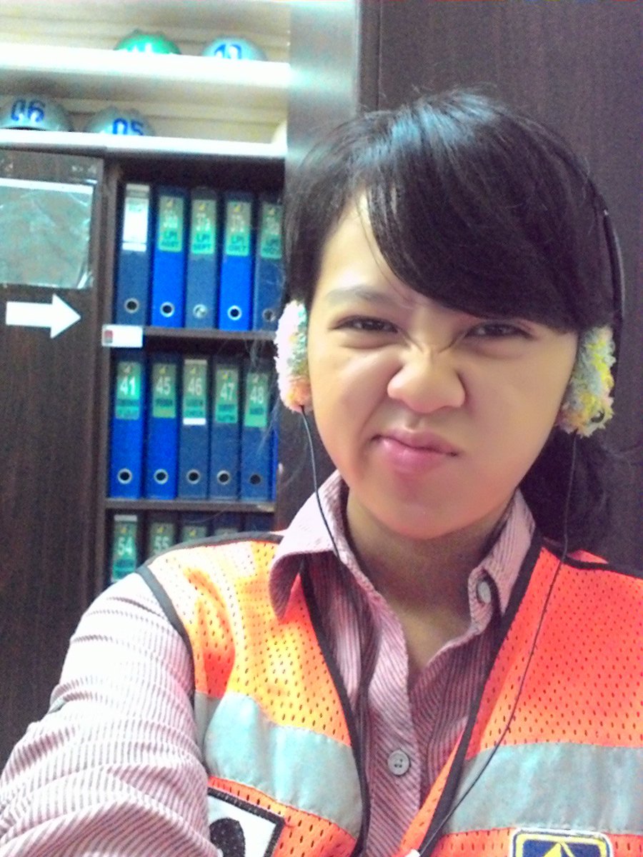 aryaaa_4's tweet photo. Hmmmm "@vdestiarara: Kalo di office waktu lama banget rasanya astagaaaaa #VDPrDaily https://t.co/HTMoDlV18z"