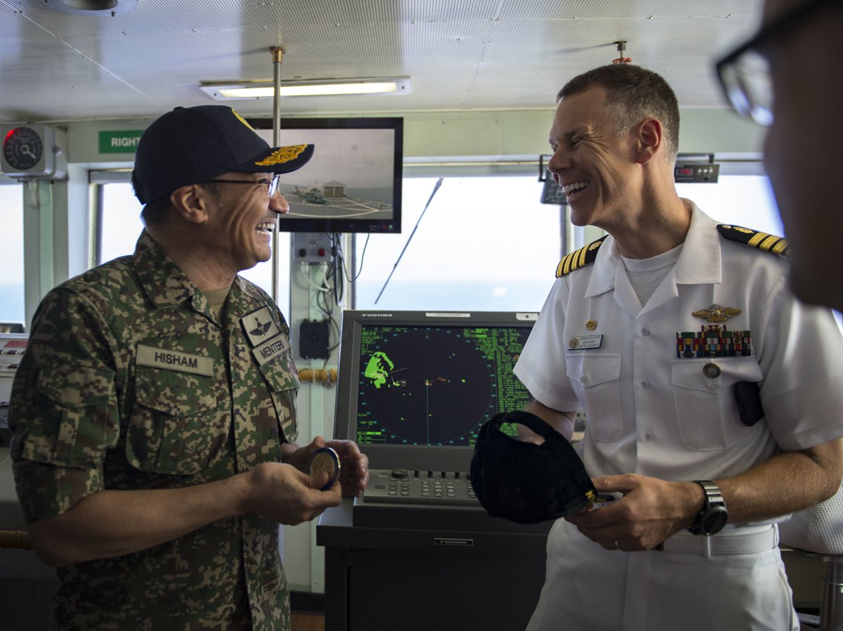 HishammuddinH2O's tweet photo. Good Visit. TQ “@PacificCommand: #Malaysia Defense Minister H2O visited USNS #Mercy... #PacificPartnership &amp; #APMHE https://t.co/SVlzl6S8Mh”