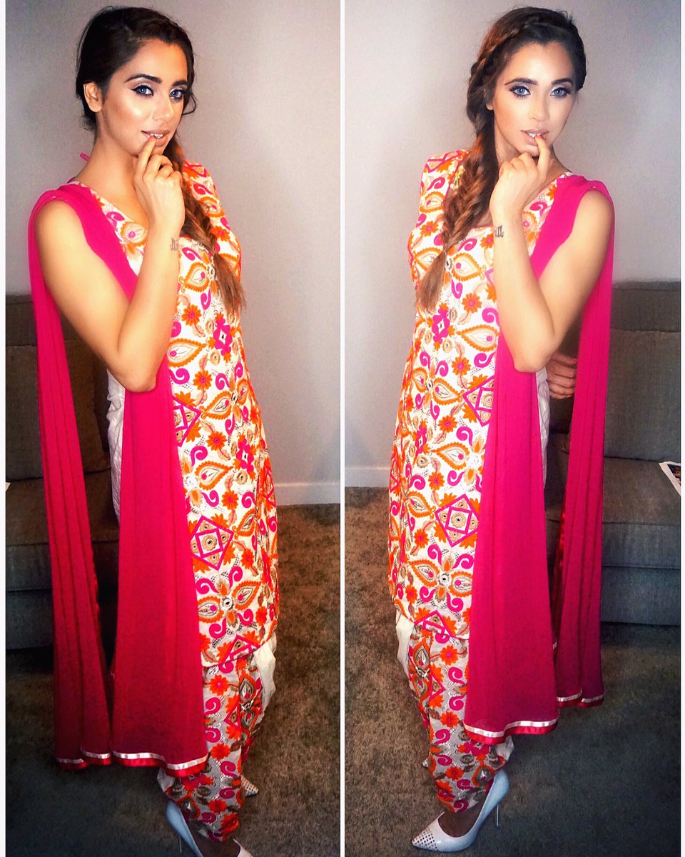 Full length pic of Saturday nights outfit #indianglam #punjabisuit #makeupartist #ootd #makeup #mua