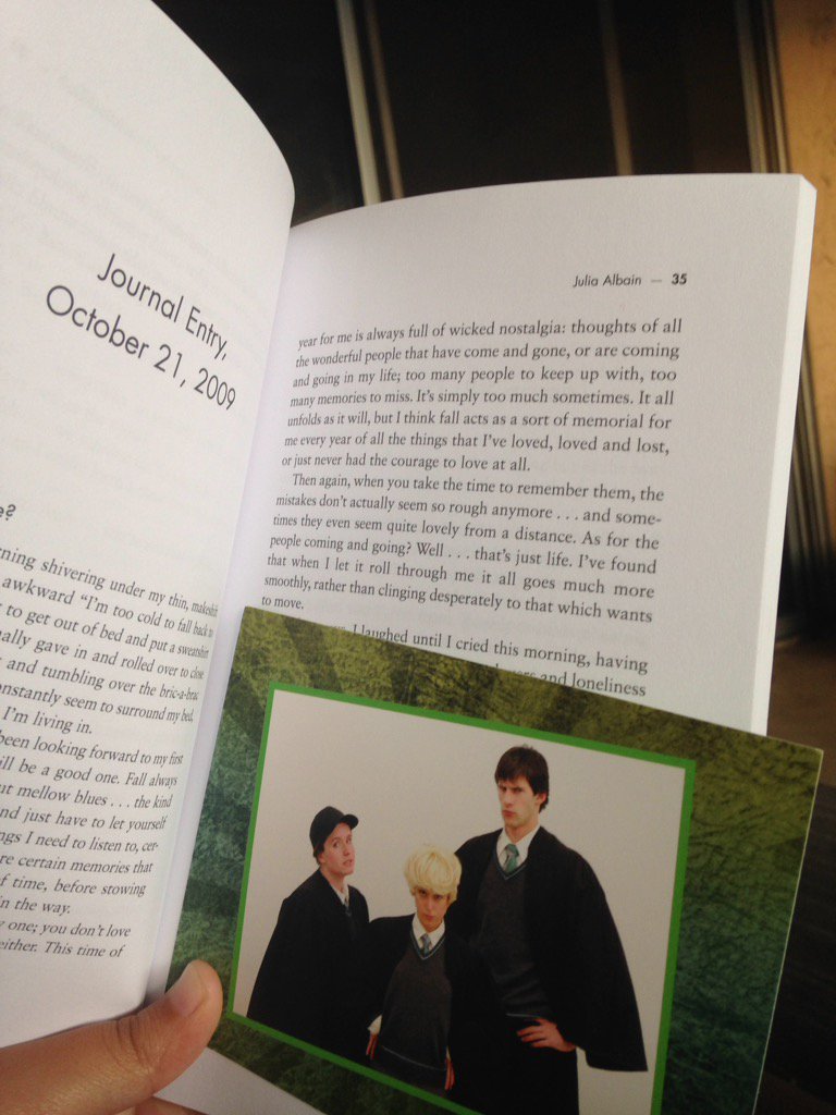 Get A Glamorously Unglamorous Life Background