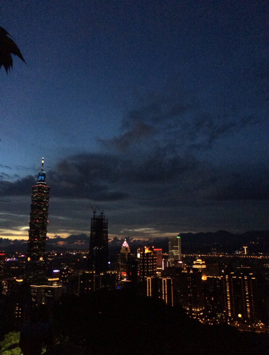 MPowOnTheGo's tweet photo. Spending the next 10 days in Taiwan-- first night on top of Taipei #Taipei101 https://t.co/Yk6uZQHHNR