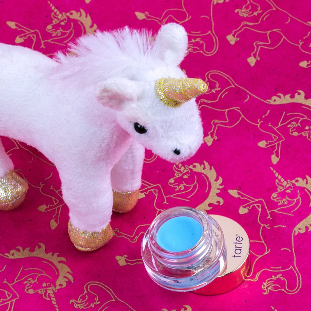 tartecosmetics's tweet photo. Give your eyelids some kisses with our clay pot waterproof #shadowliner in #unicornkisses! 🦄💋 https://t.co/B9dQVNrOrk