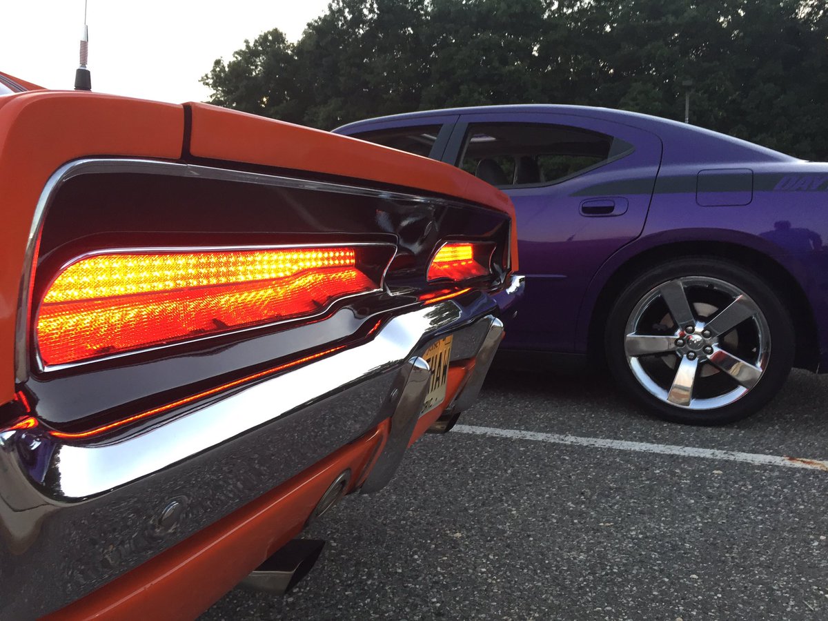 JerseyGeneral01's tweet photo. LED's shining bright on my jersey_general love these lights from #spaghettiengineering #digitails so bright so cool! https://t.co/yyrGGbb6DQ