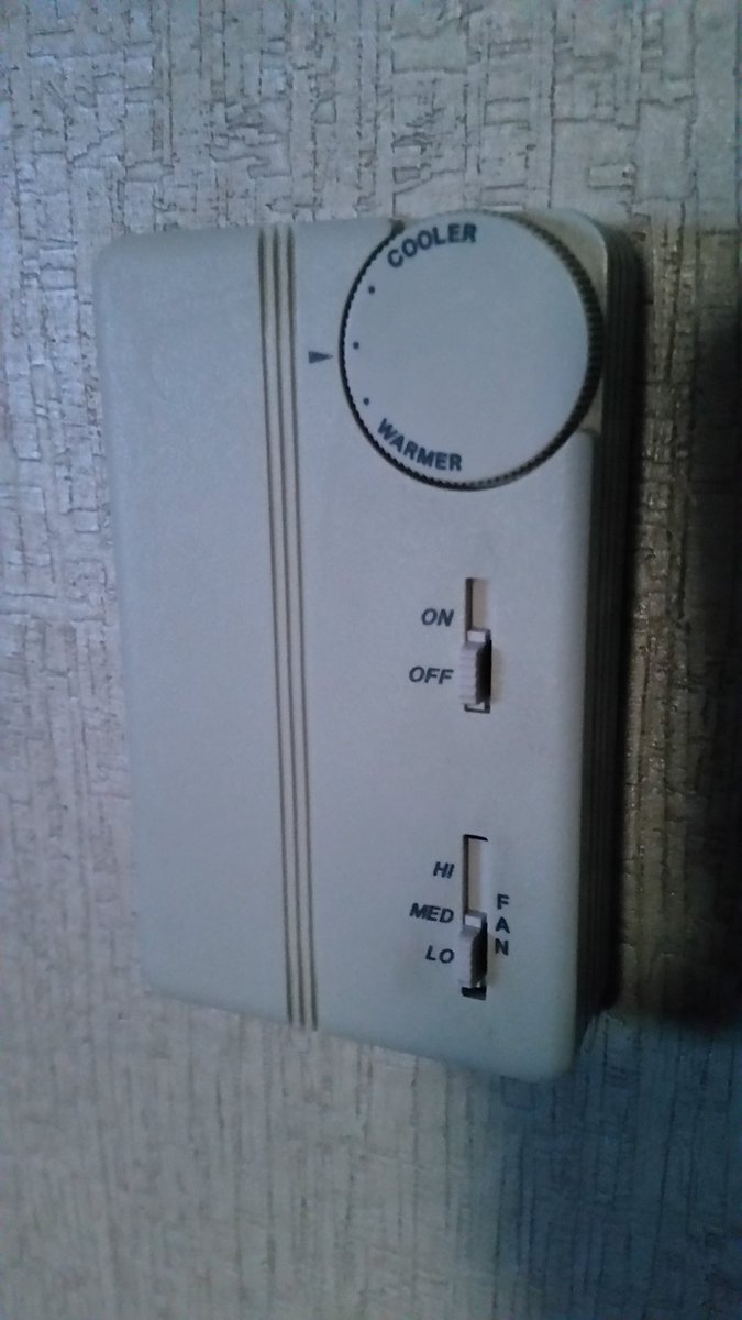 ChristiSustain's tweet photo. Solved the room-too-cold problem. #sustainabilityFTW https://t.co/EvOkq8izqS
