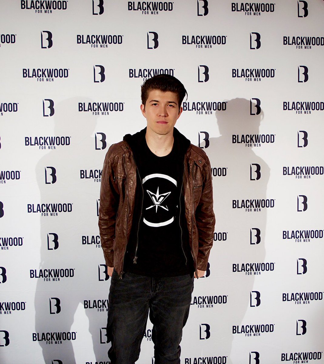 JoshuaLeeYoung's tweet image. Performing my new Music and Stand-up Comedy in Vegas was a blast! Thank you everyone for coming! This means a lot -J