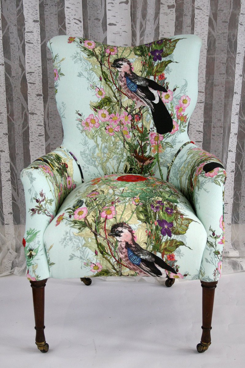 TBeasties's tweet image. Cannae see the wood fir the birds n bees.
Actually, it's Fruit Looters, but where's the pun in that? #doublepun