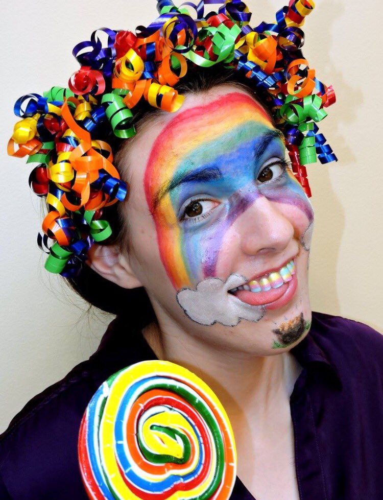Maleeeeeeeeea's tweet photo. @CallanRadnovich haha this is beyond perfect! Item 33- Rainbow teeth! @gishwhes @gishwhesteamold #gishwhesBestest https://t.co/UYSgt8xgMW