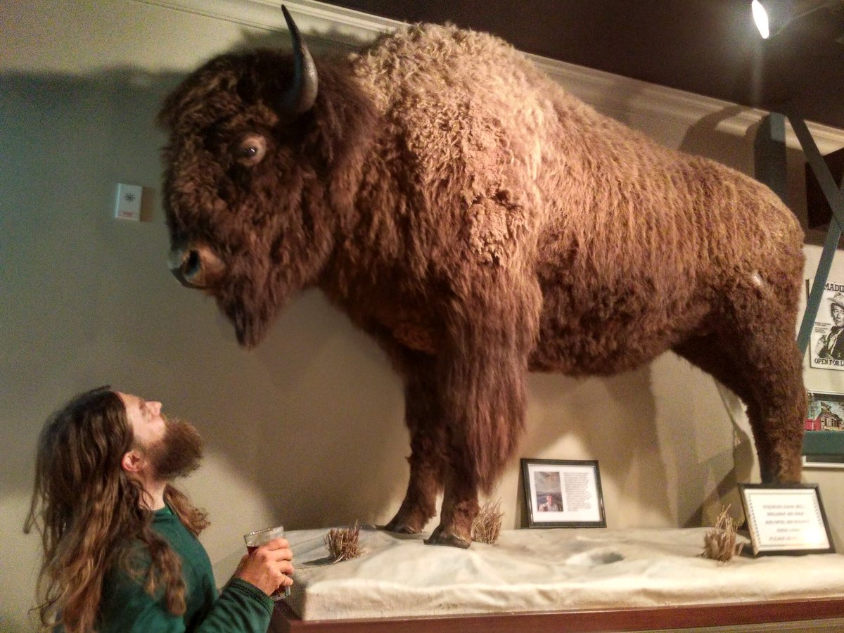 At Slim Davey's checkin' out the W&amp;W <a href="/RoadtoBeervana/">Road to Beervana</a> exclusive Belgian Red Rye IPA Hank de Rote with its namesake.