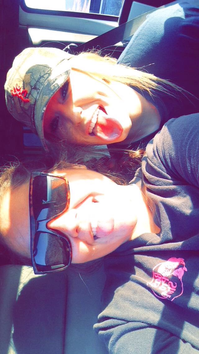 summer_loya's tweet photo. Great day with the baes😍👸🏼👸🏽 @Cameronnn129 #shamela❤️ https://t.co/QClGllS5X4