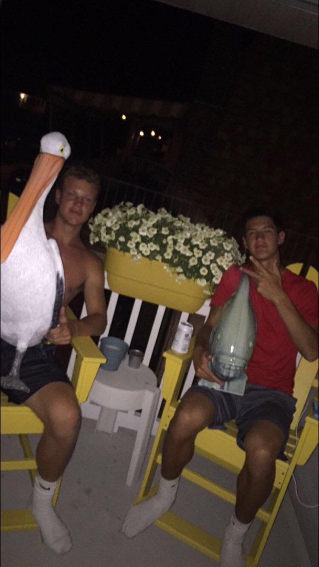 Ryan_Kendra5's tweet photo. FREE THE MANS NIGEL #PELICANLIVESMATTER Feels like @Tkeys28 @jonnybrown_7 and I were just with him yesterday😫😭 https://t.co/GeUyoXRI6V