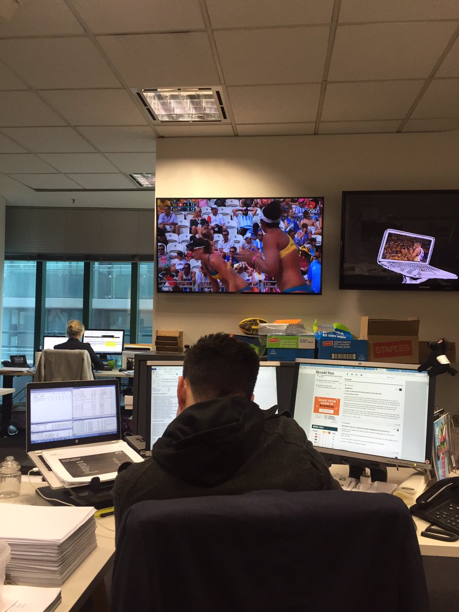 Quinny_1's tweet photo. I've never seen one man watch so much women's beach volleyball.

#Lurker 

#RioOlympics2016 

@trentlangskaill 👑🐍 https://t.co/FI4YCgduO4