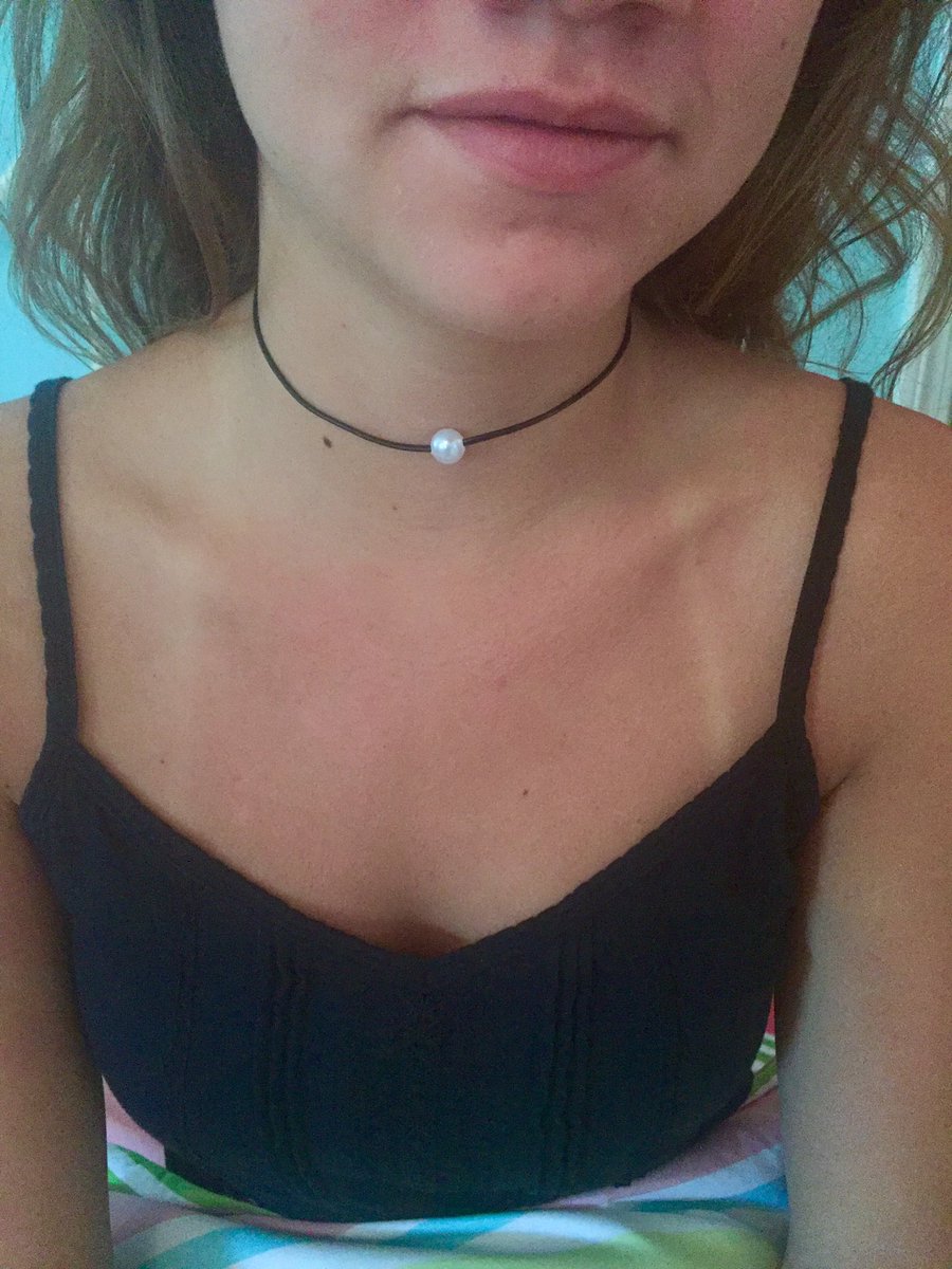 ktbobbitt27's tweet photo. hiya Twitter selling fun and flirty chokers for $6 hit me up if you are interested https://t.co/XWgxnslB4f