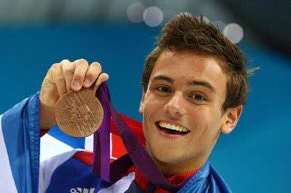 お前もそっちか…イギリス高飛び込みの選手がイケメン過ぎるが…