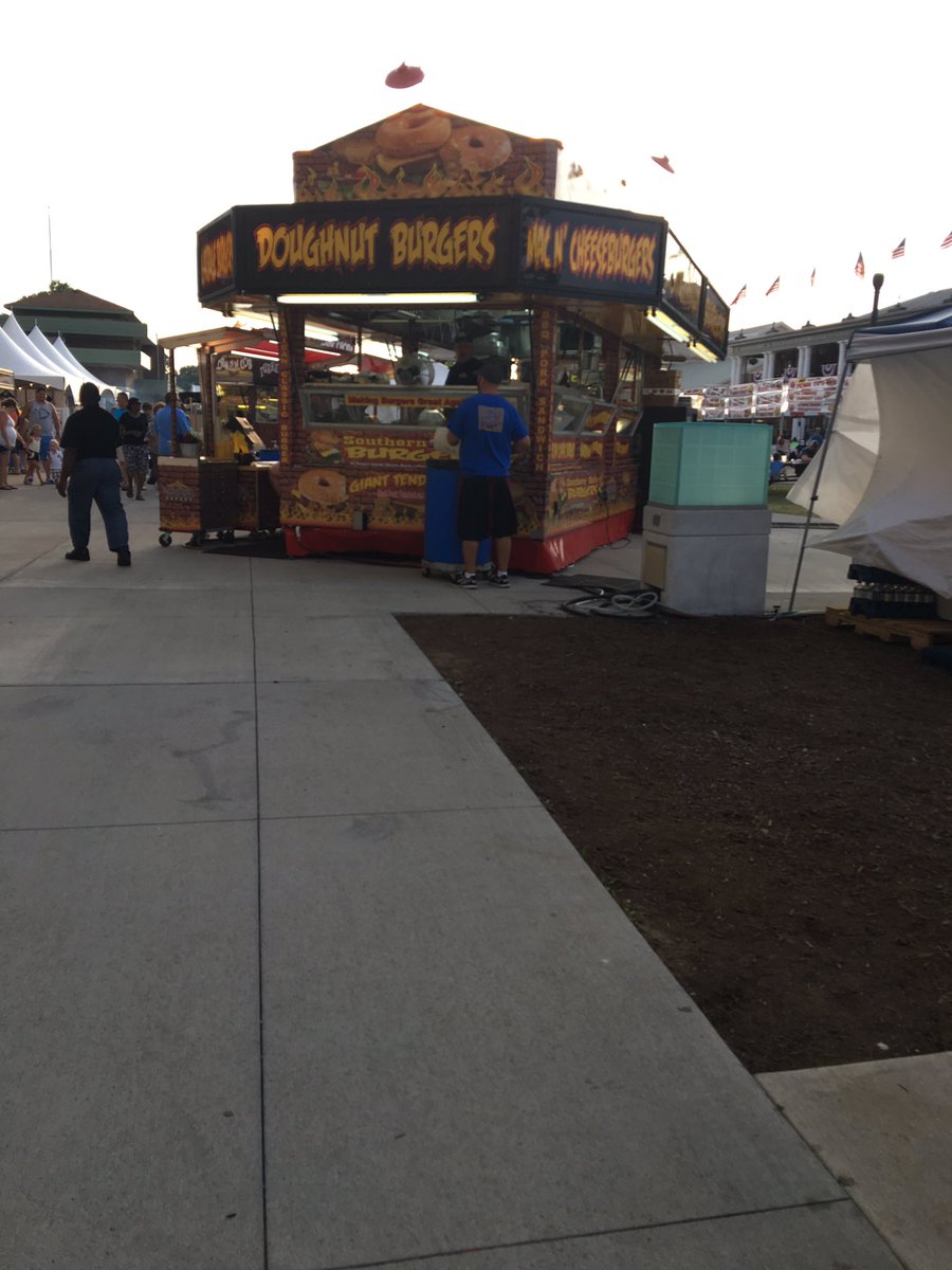 Kirsten_Slay's tweet photo. Half expected @rhettandlink to be working here πππ #crazyconcoctions https://t.co/CRcCNT4pzh
