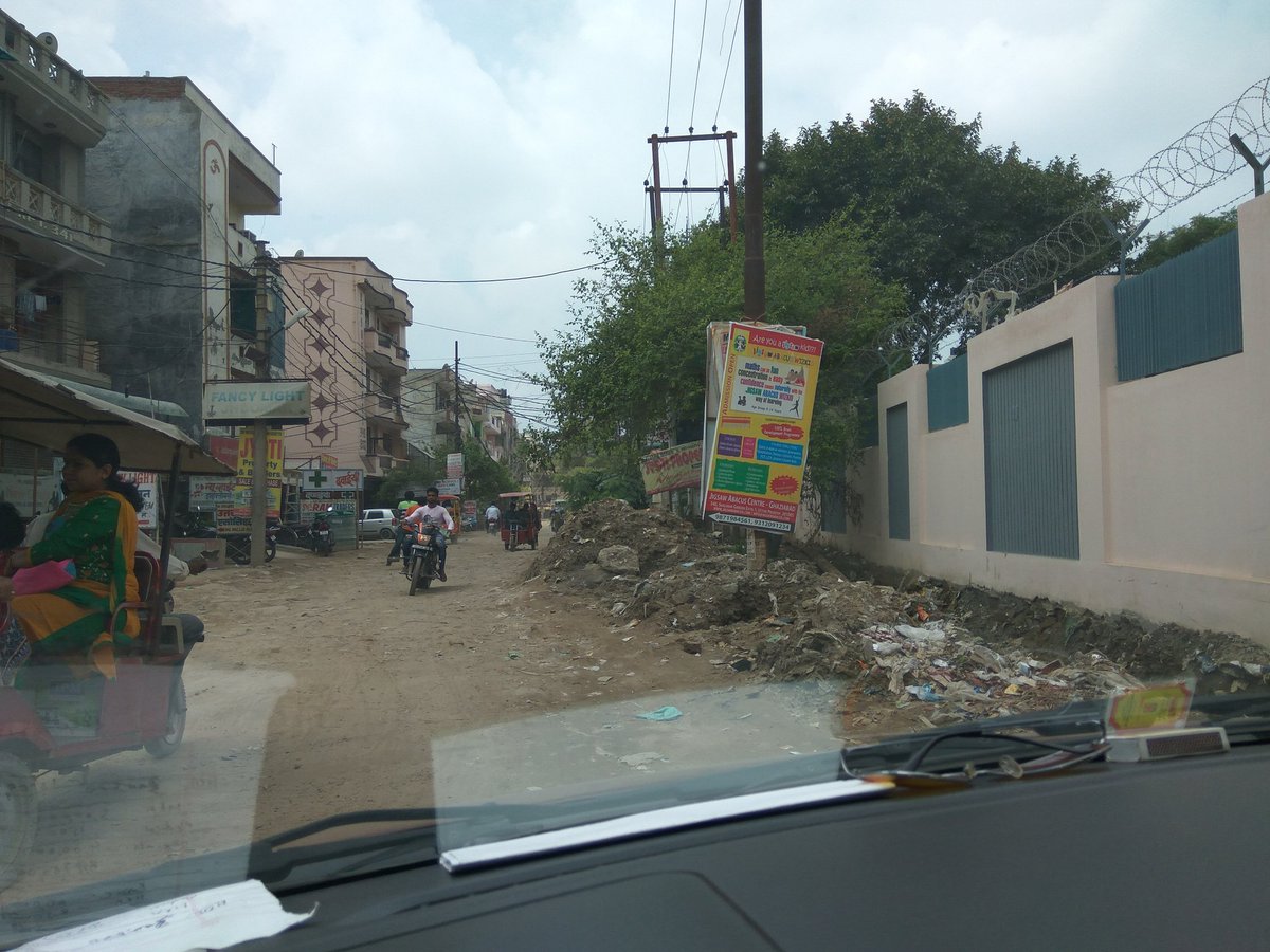 aankursri's tweet photo. my frnd @mohit_budki sent this pic. Real face of dvelpe Ghaziabad #shalimargarden #Road #lifehell #failedupgovt https://t.co/vbCCpojgKQ