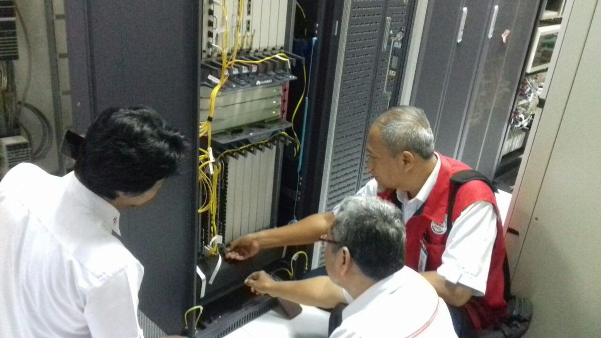 ubinhasnanto1's tweet photo. @parwi66 @_funtastic5_  #TelkomFuntastic5 #RNOTREG5 # KEGIATAN RELOK MODUL METRO GUBENG TO JEMBER https://t.co/nfGmolHQ0h