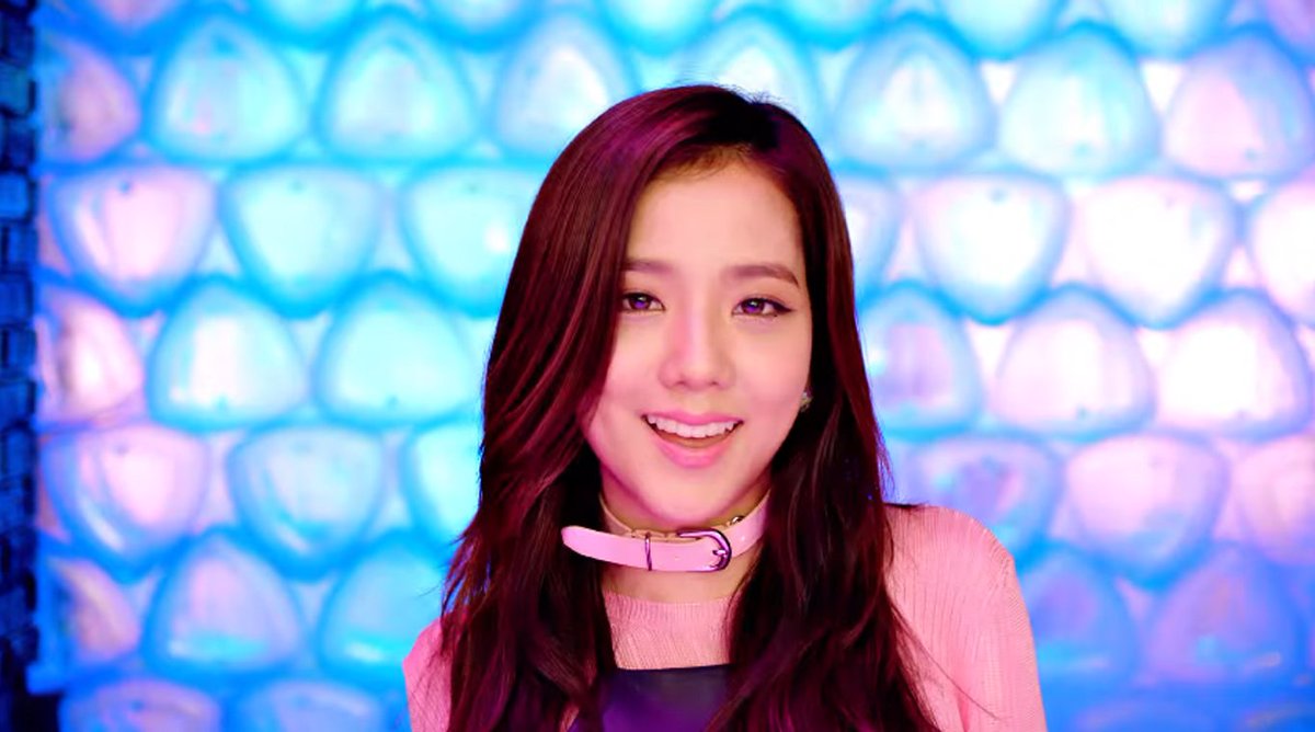 Дженни джису блэк пинк. BLACKPINK бумбая. Джису BLACKPINK. Jisoo BLACKPINK.