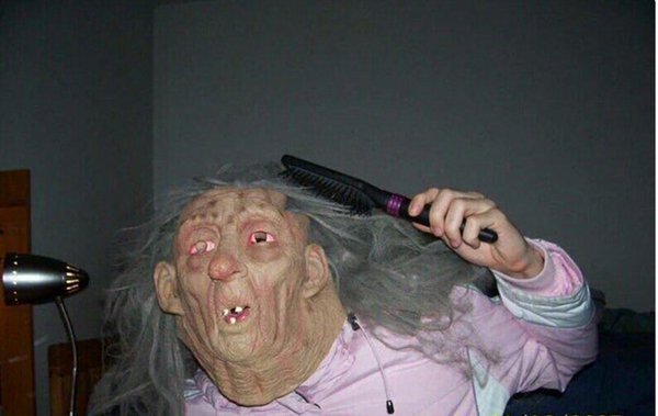 ComedyPosts's tweet photo. i'll be there in 5 mins U ready? 

Me: https://t.co/JAuIqeE4BC