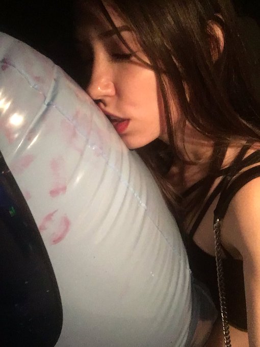 Ubering home! Tonight has been so much fucking fun so far!! 😆 https://t.co/R8jru8zZD3<a href="/tag/thongthursday"class="tags"><span>#thongthursday</span></a>