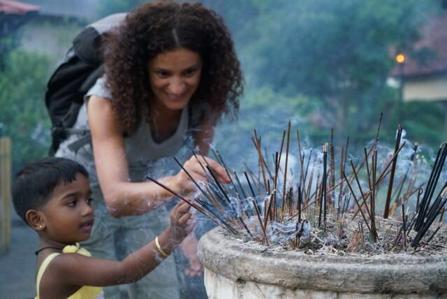 algoqrecordar's tweet image. Tuktukviajeros @mint57travel aprendiendo a mirar con otros ojos. #SriLanka #viajardespacio #dejarunbonitorecuerdo