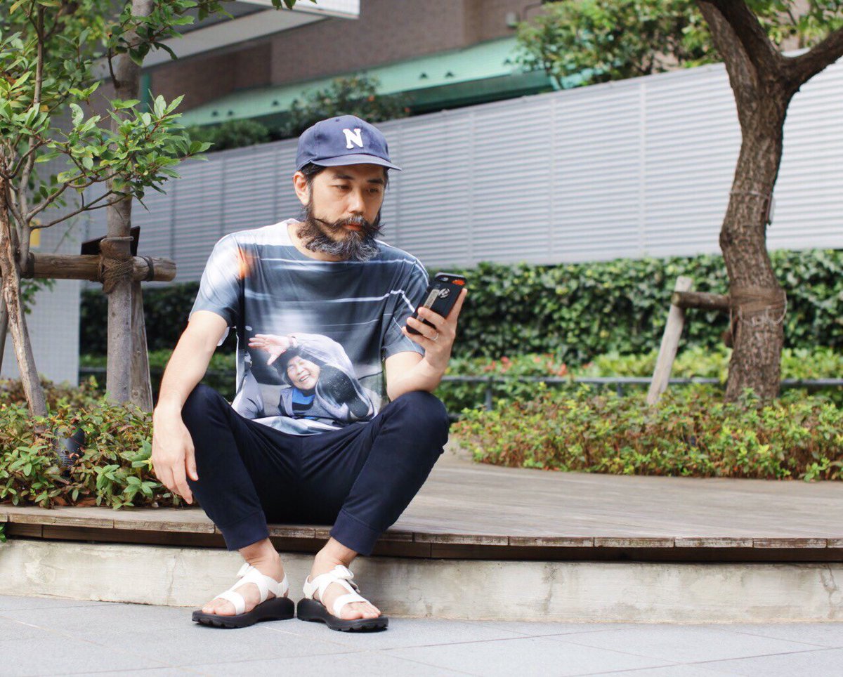 忍者スリスリくん Suzuri V Twitter みんなと同じtシャツはもう飽きた そんな時は 歳のアマチュア写真家 西本喜美子さんの自撮りtシャツで勝負 絶対勝てるティーが ここにはある T Co 1l4v7qhih9