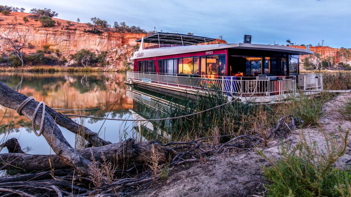 Australia's tweet photo. Meet the newest addition to the @GreatwalksofOz collection - the #MurrayRiverWalk in @southaustralia https://t.co/xN3jox4omQ