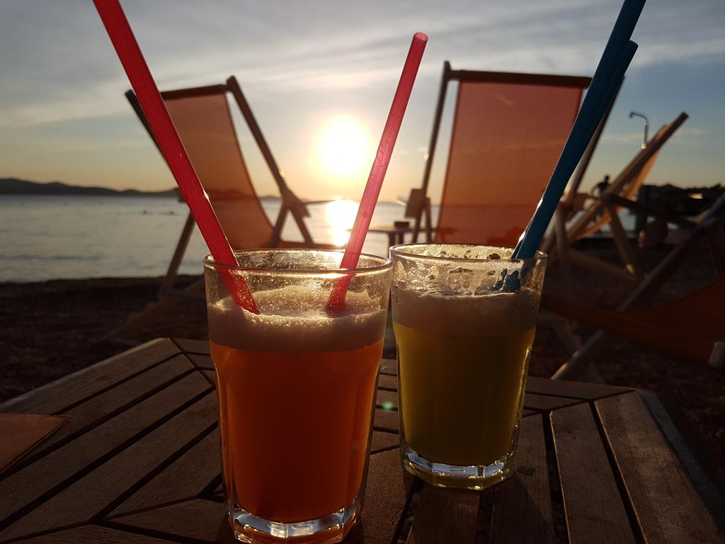 matthieukusiak's tweet photo. Hey Team, pour la #CocktailBattle, vous préférez la version sunset ou sunrise ? #Croatia https://t.co/jtul0OEX0d