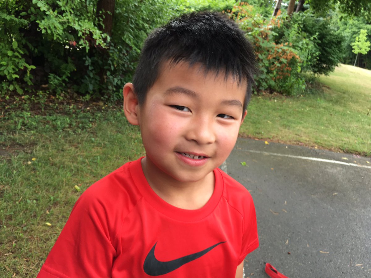 jawbreakers2016's tweet image. The boys with full of smiles at tennis! @banburykidscamp @jawbreakers2016