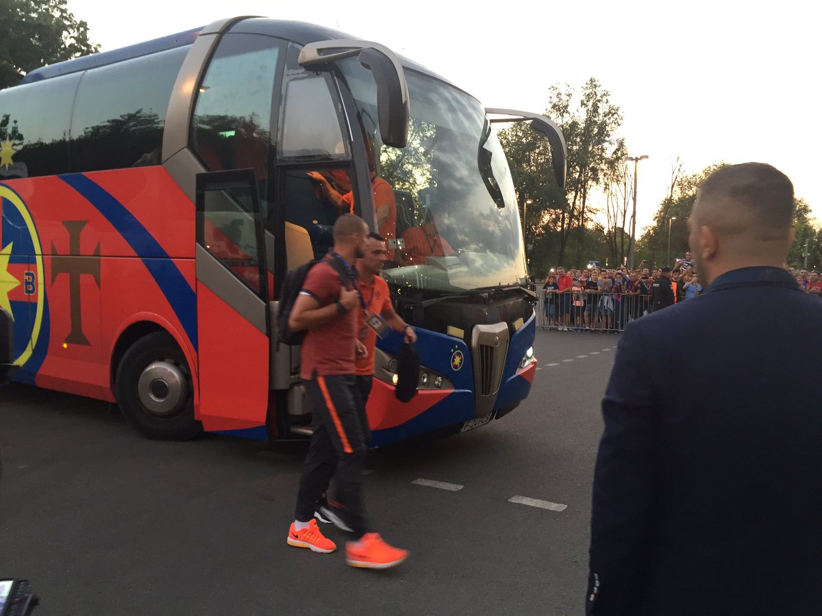 mistertransfer's tweet photo. Gabi Tamas a vrut City, a primit City. @ChampionsLeague https://t.co/lXMFDp9LnR