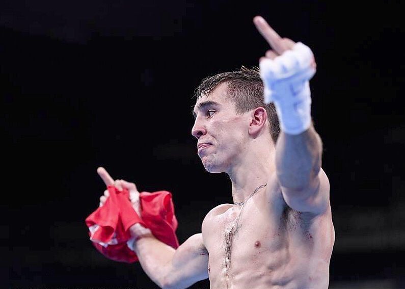 Laceupboxing's tweet photo. Michael Conlan salutes the #Rio2016 #Boxing judges! https://t.co/JqnF1VSHGs