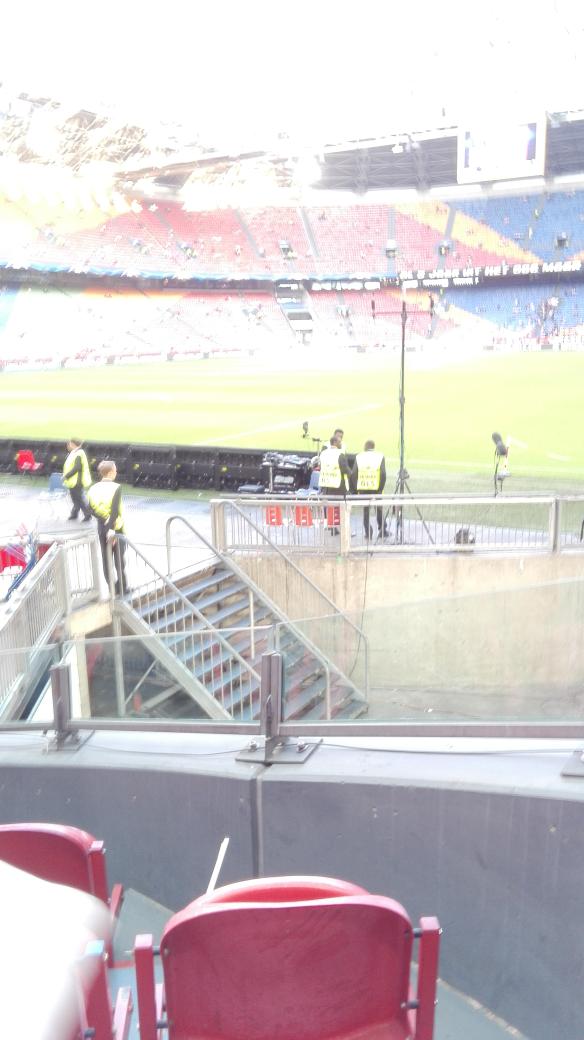 jelle_wit_'s tweet photo. KOM OP AJAXXXXX #WijZijnAjax #AjaRos https://t.co/QWqRzMNkgC