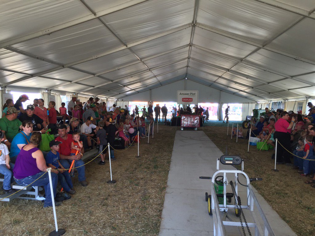 croplanman's tweet photo. Full tent for the first day of tractor pullin #Winfield #DakotaFest https://t.co/ricDQTO8FB