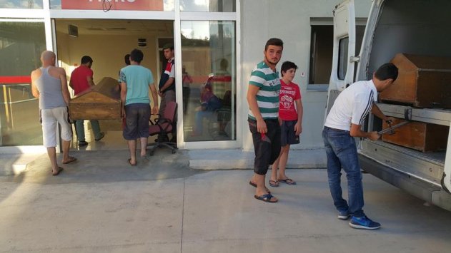 trthaber's tweet photo. Öğrencilerini kurtarmak isterken boğuldular

Haber Detay: https://t.co/vJKvMjrQ81 https://t.co/EUKqhWXniC