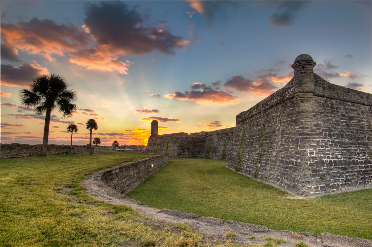 WhereFirstCoast's tweet image. A7: Castillo de San Marcos is pretty low key but was very high-tech in its time. #FLTravelChat @CastilloNPS
