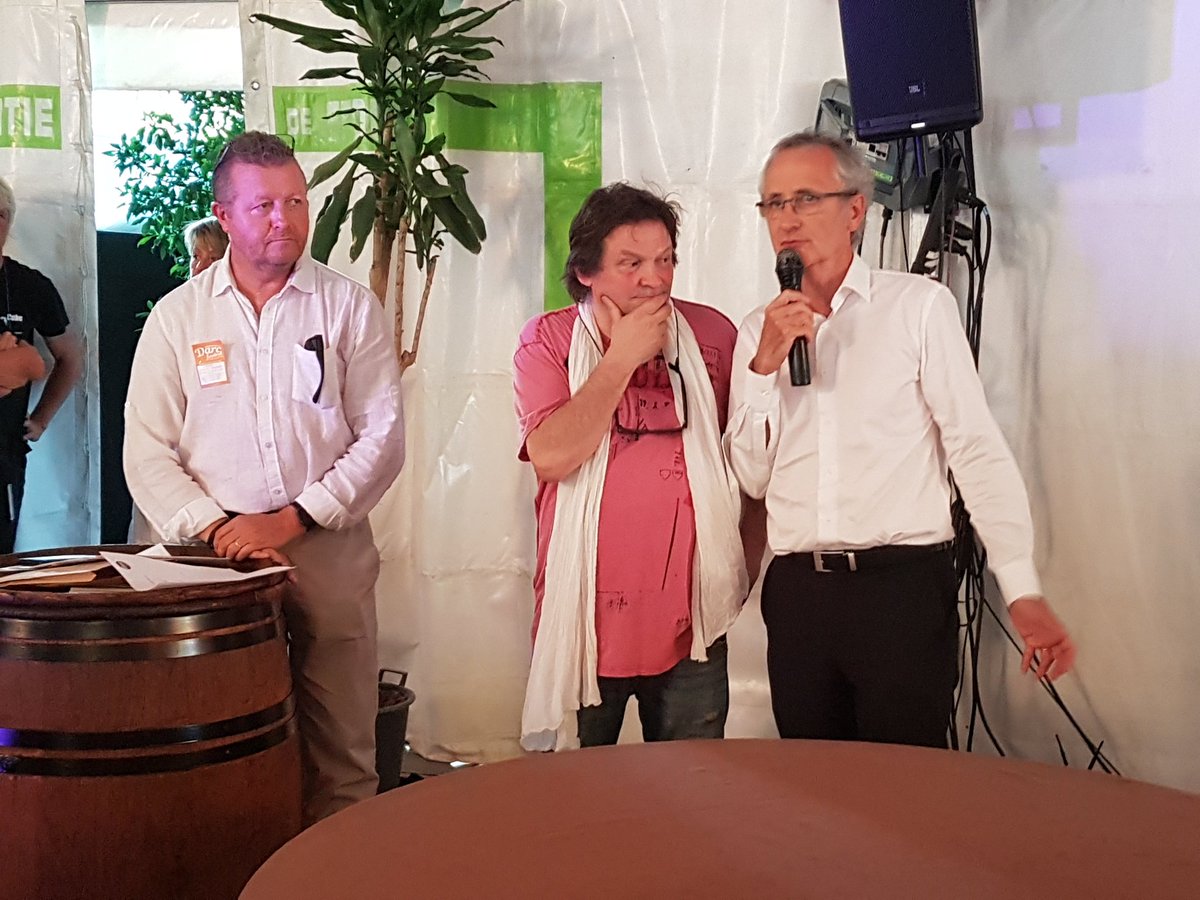 Barbara_Gest's tweet photo. .@EtienneBordry :"Fier d etre present a vos cotes depuis 6 ans" #Darc2016 #Darc2016xOrange @DARCchatx https://t.co/R8AKKXuLNt