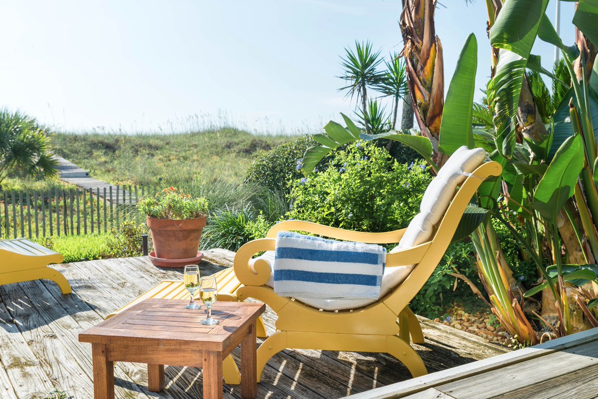 WhereFirstCoast's tweet image. A8: We're dreaming of a stay at Elizabeth Point Lodge #FLTravelChat @EpLodge wheretraveler.com/jacksonville/w…