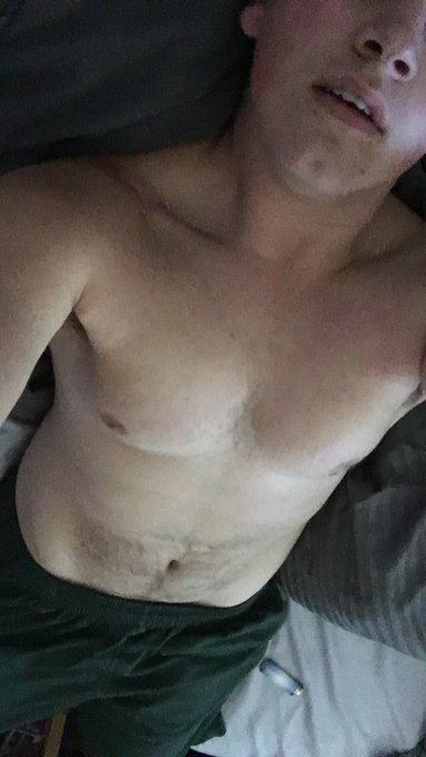 So stoned imma need something to eat 😏😏 https://t.co/Ihiwtj260y<a href="/tag/legend"class="tags"><span>#legend</span></a><a href="/tag/goat"class="tags"><span>#goat</span></a>