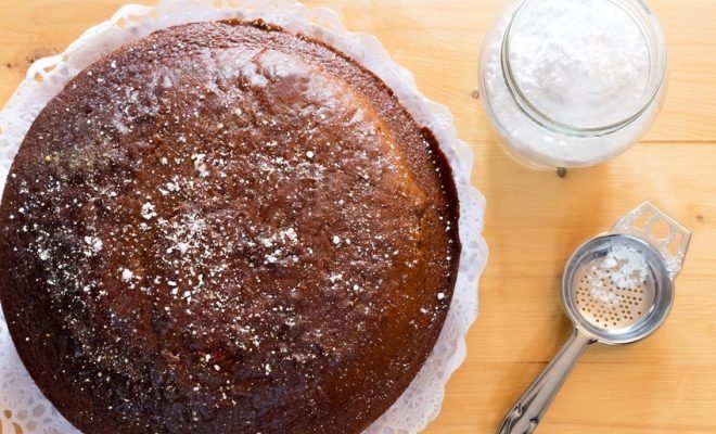 ¿Sin harina; ni azúcar? Elabora esta torta de chocolate 🎂 bit.ly/2a0RFoS  (Vía <a href="/eme_demujer/">EME_deMujer</a>)