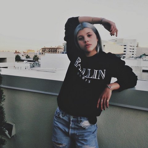 WhatAGirlWears's tweet photo. Sofia Richie เจ้าของข่าวลือว่าเป็นแฟนใหม่ของหนุ่ม Justin Bieber นั้น โดยส่วนตัวเราคิดว่าสไตล์ของทั้งสองก็ดูเข้ากันดี https://t.co/4S7x4hs4AK