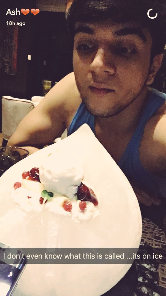 sethi_ritika's tweet photo. @koulashwini2 ๐ OMG!! Cutenss at its peak...y r u soo adorbl swtโค?u olwys kill me with ur๐
#luvudhersara #17daysleft https://t.co/SrlHGHpHT8