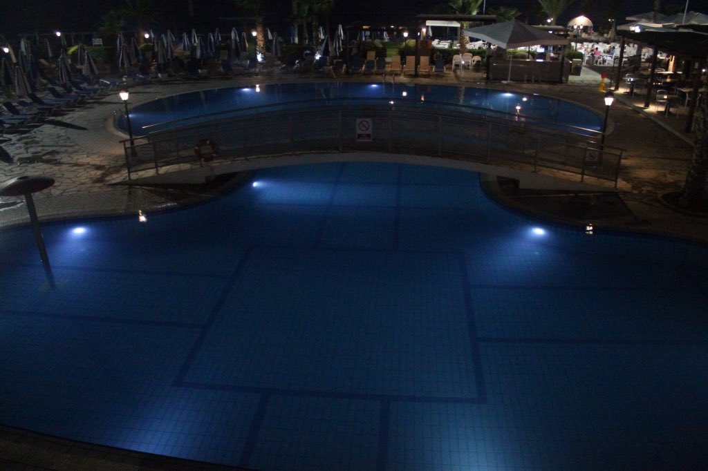 KEFALOSCYPRUS's tweet image. Kefalos pool by night #kefalosbeach #poolbynight