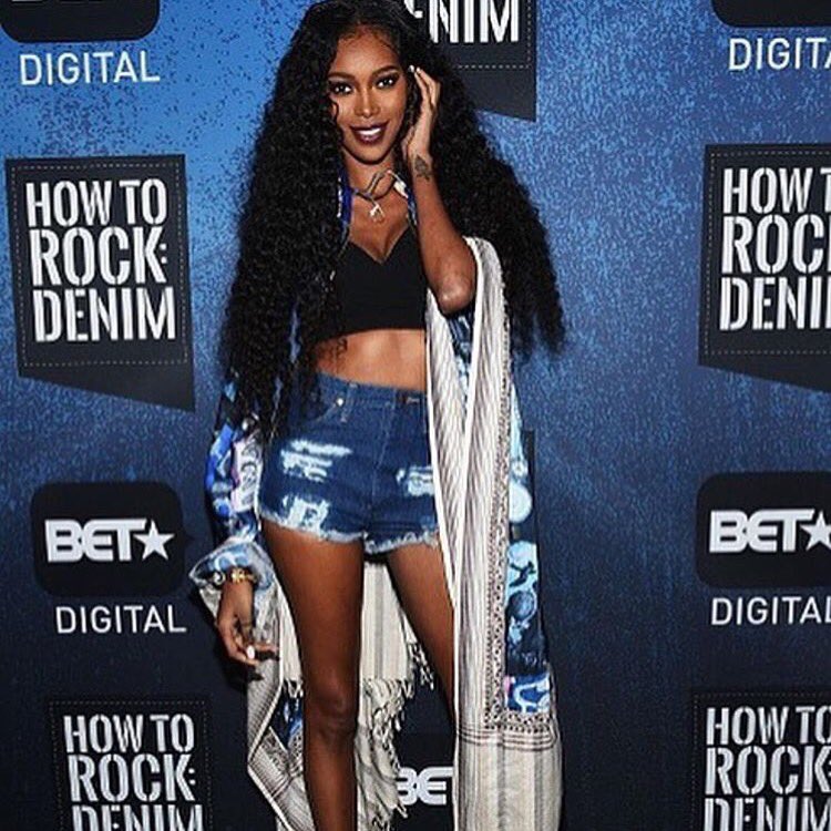 strictlyentllc's tweet photo. #JessicaWhite looking all types of amazing at #HowToRockDenim #StrictlyEnt https://t.co/vTvxSyOQuN https://t.co/pjRGm7QgdI