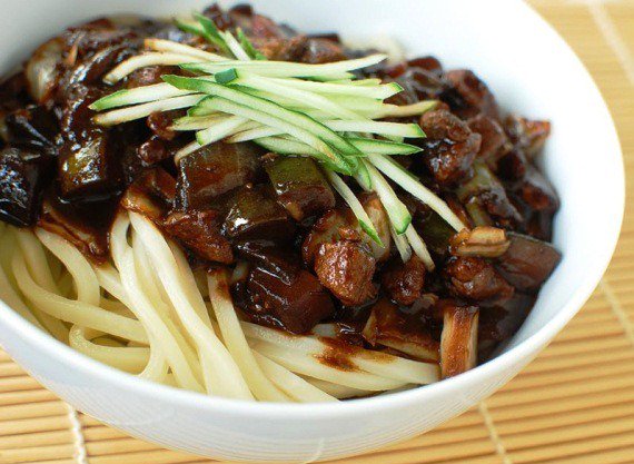ResepdanMakanan's tweet photo. Mie Hitam Korea dengan bumbu rempah khas nusantara, klik https://t.co/V1EXF67oKQ
#miehitamkorea #noodles #koreanfood https://t.co/KQx9Gqcdmi